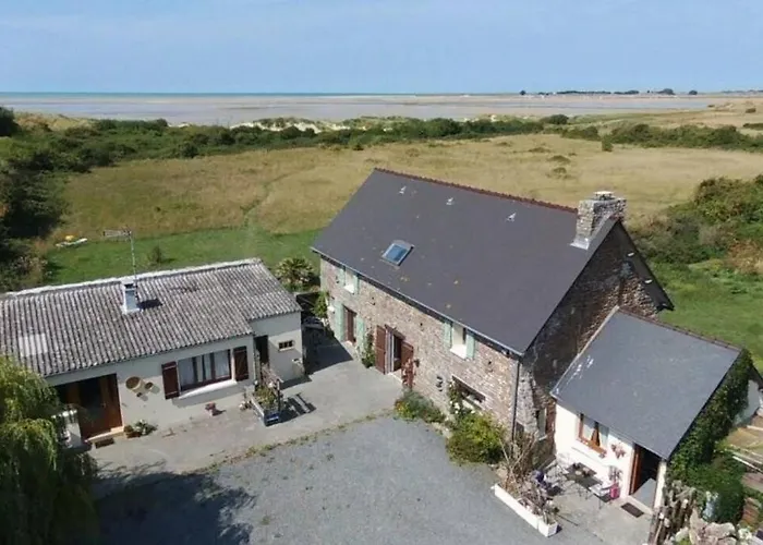 Holiday home Maison Au Pied Des Dunes, 200m De La Montmartin-sur-Mer